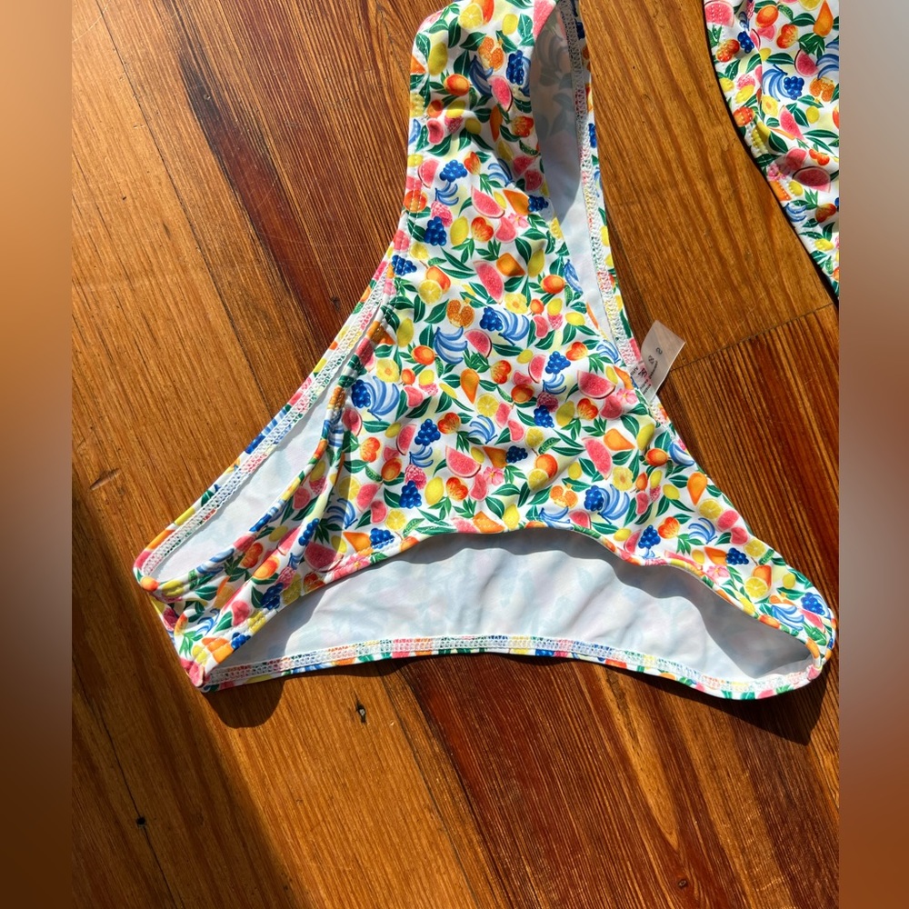 Bikini - Picture 2 of 4